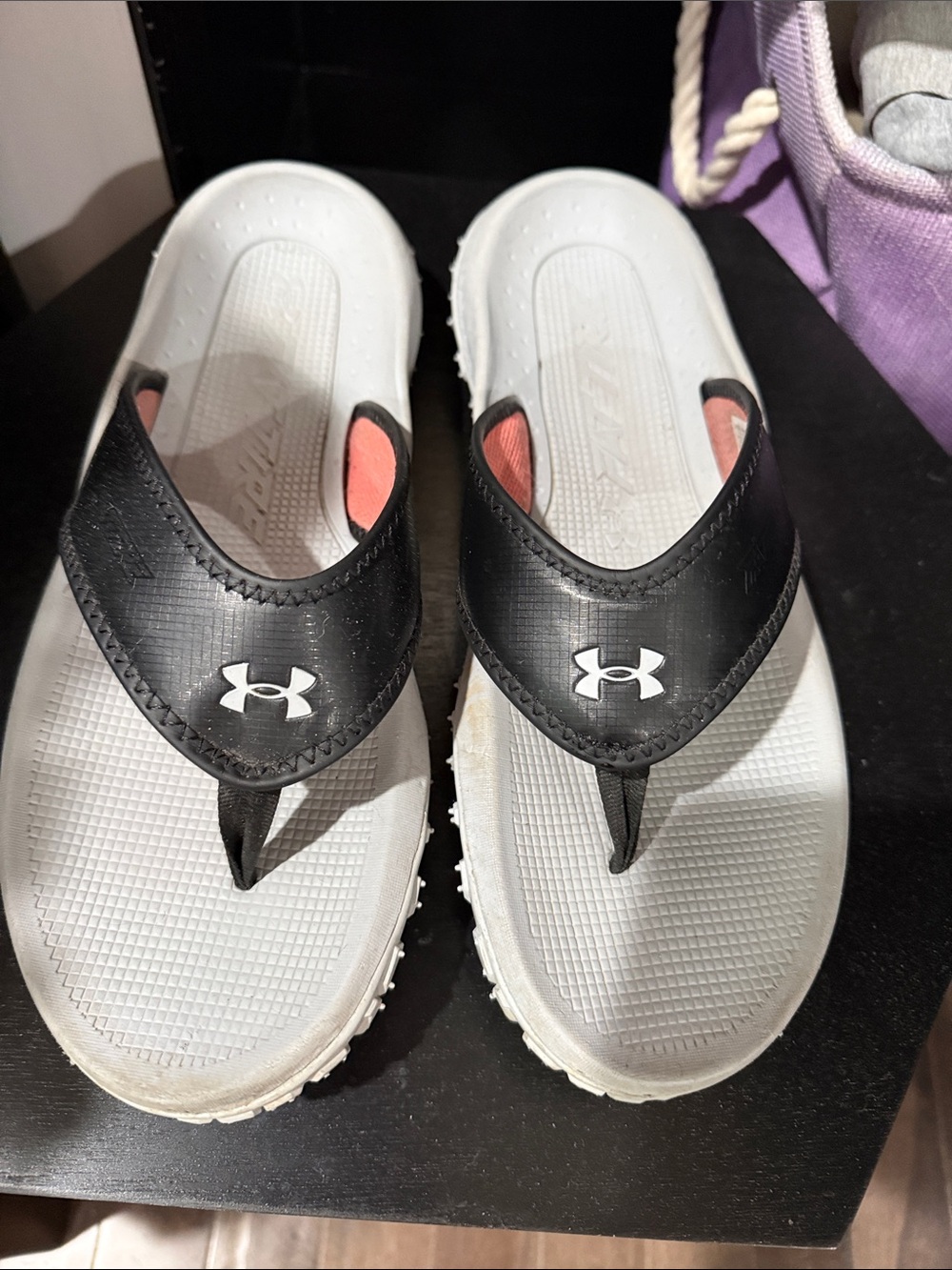 UNDER ARMOUR MICHELIN BOTTOMS UNIQUE MEN’S FLIP FLOPS 10!